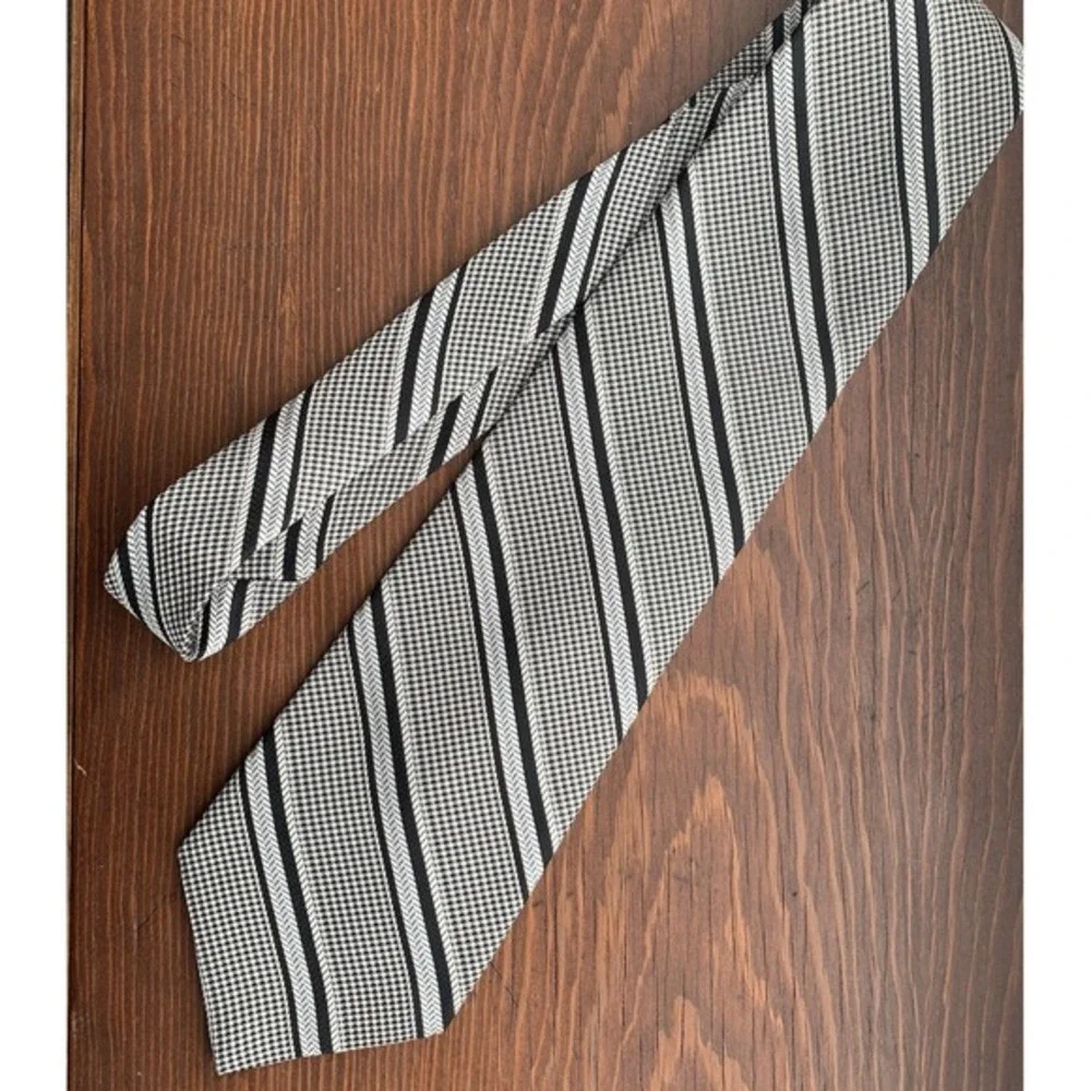 Bruno Piatelli Mens 100% Silk Tie Stripes Silver Black Suit Business Made In USA